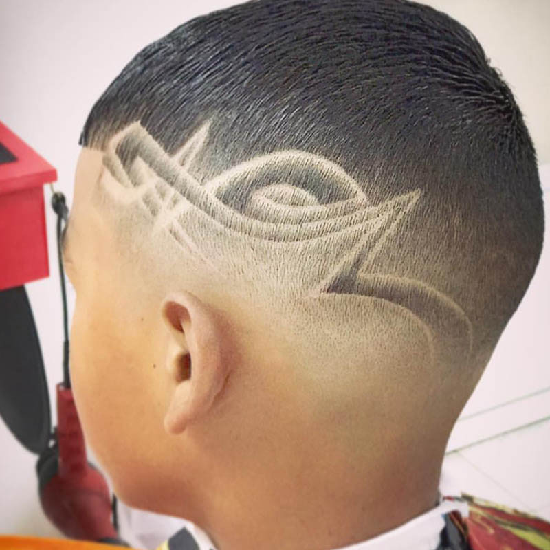 Coupe de cheveux pour enfants 14 ans et -